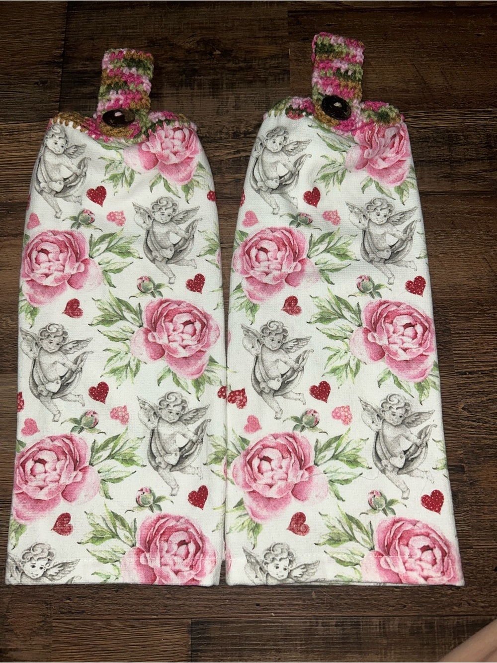 Cupid and Roses Hanging Towel Set